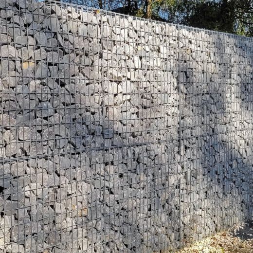 Gabionen 2m als Stützmauer in Eigenleistung gebaut