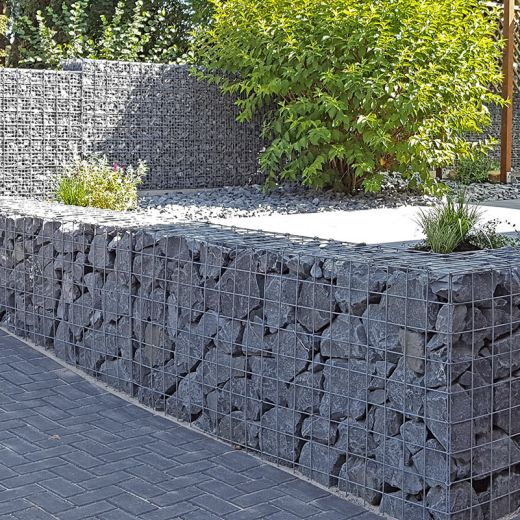 Gabionenmauer 50x100cm zur Abgrenzung der Hofeinfahrt